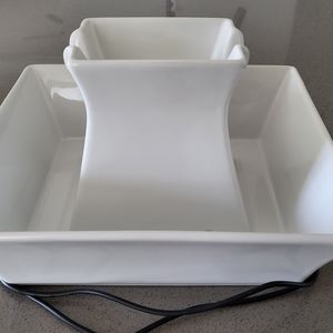 PetSafe Drinkwell Pagoda Pet Fountain White LIKE NEW